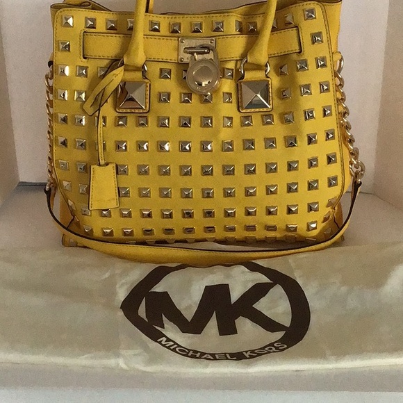 ๐ฅ๐ฅ MICHAEL KORS ๐ฅ๐ฅ.          PYRAMID HAMILTON STUD - Picture 6 of 7
